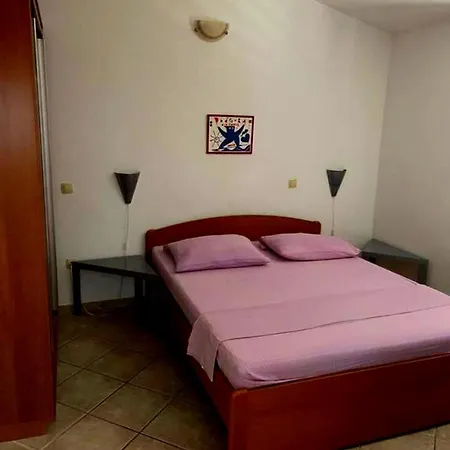 Apartment 2 *