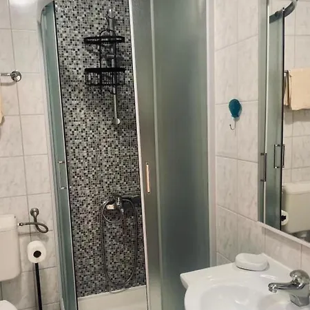2 Apartment *
