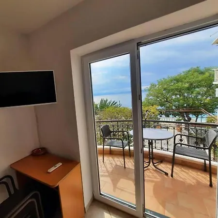 2 * Podgora