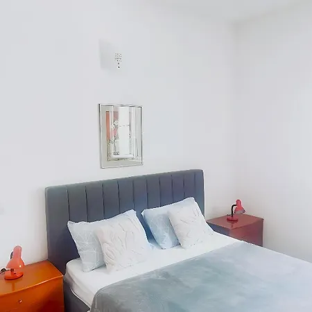 2 Apartment *