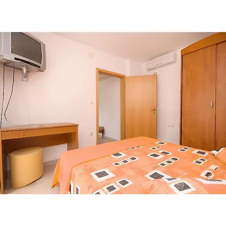 2 * Podgora